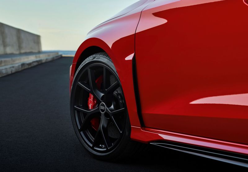 Pirelli P Zero Trofeo R, prestazioni record su Audi RS 3