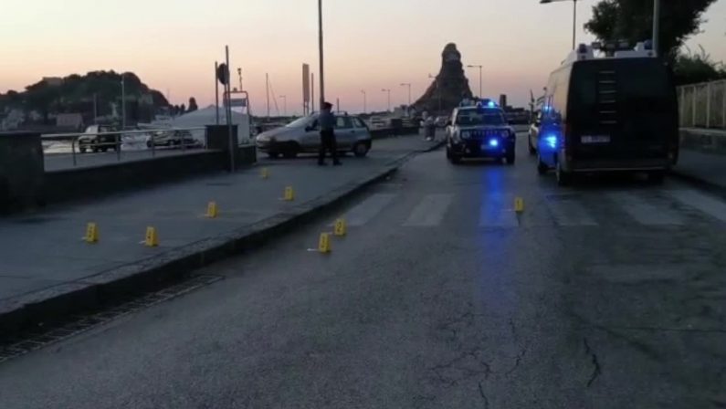 Ragazza uccisa in strada nel Catanese, caccia all’ex fidanzato