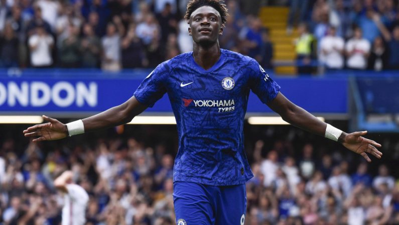 Ufficiale Abraham “Un onore essere il 9 della Roma”