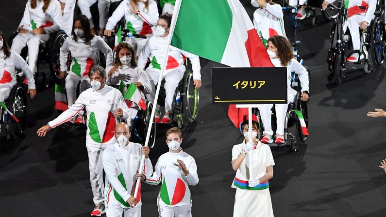 Paralimpiadi al via, l’Italia sfila con Bebe Vio e Morlacchi