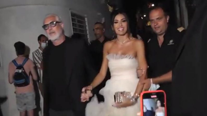 VIDEO - Flavio Briatore ed Elisabetta Gregoraci mano nella mano a Capri