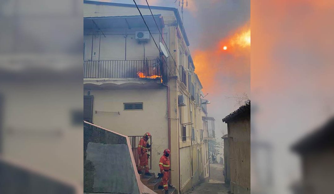 Incendi, Falcomatà: «Draghi venga in Calabria a ferragosto»