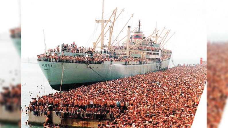 Lo sbarco degli Albanesi, il ricordo dell'ex ministro Scotti
«Anche allora facemmo da soli senza l’Europa»