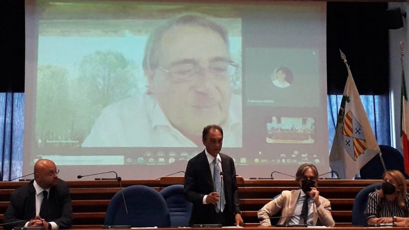 VIDEO LIVE - La Conferenza stampa a Catanzaro sullo squilibrio dei fondi pubblici tra Nord e Sud