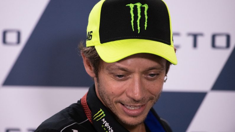 MotoGp, Valentino Rossi dice basta: «A fine stagione smetto»