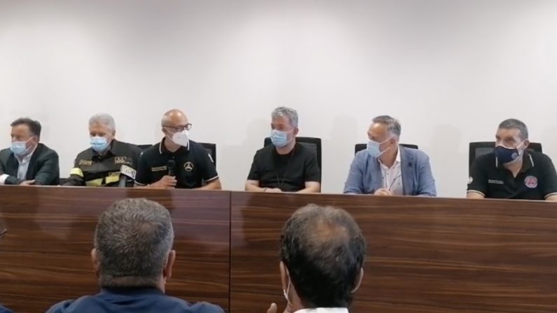 Emergenza incendi, il capo della Protezione civile Curcio a Reggio Calabria: «Richieste di intervento tutte coperte»