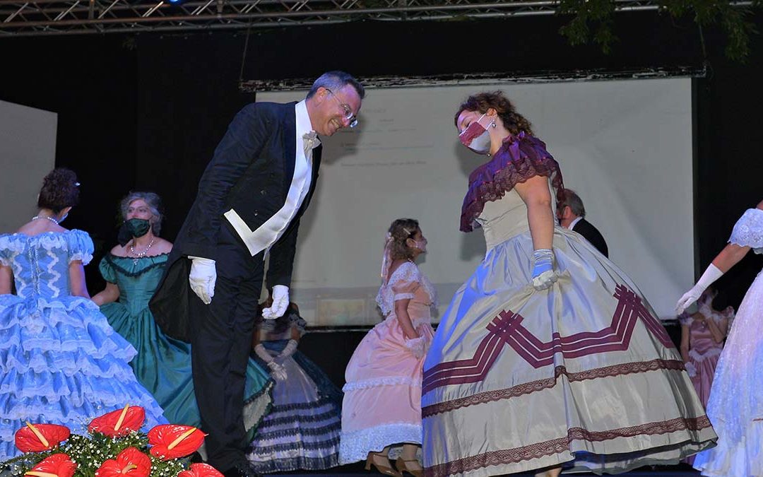 Un momento del ballo