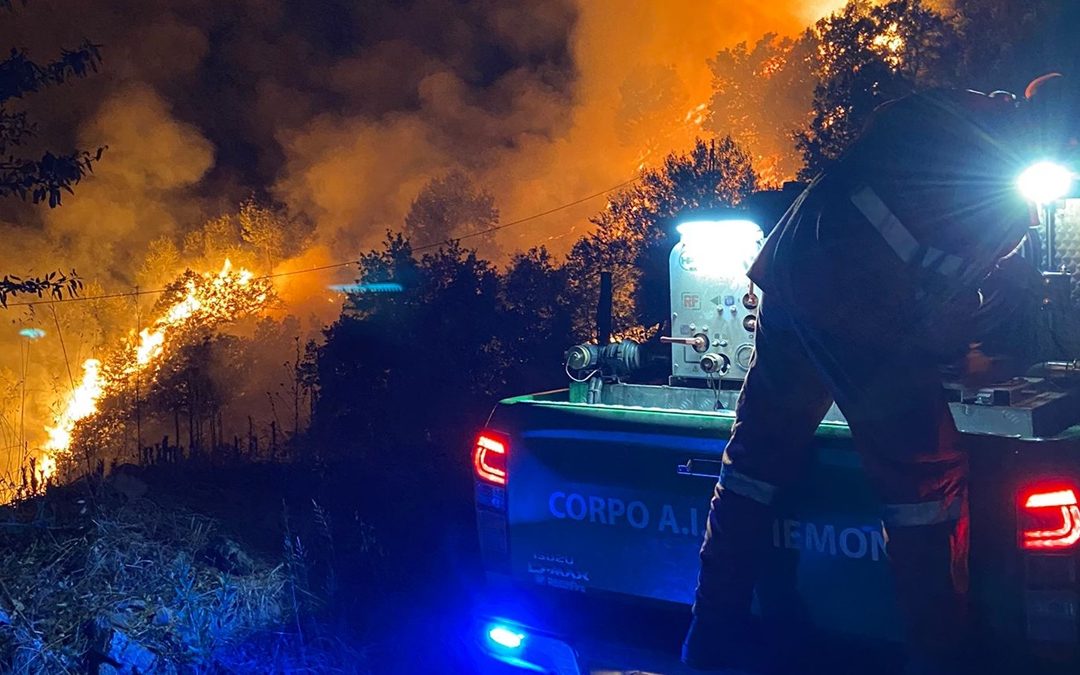 L'incendio a Casali del Manco