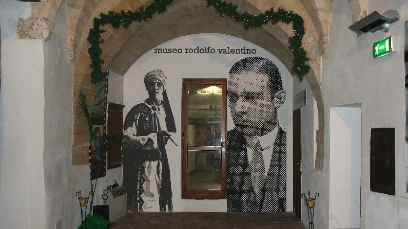 Rodolfo Valentino, cinema all'aperto a Castellaneta per l'anniversario dalla morte