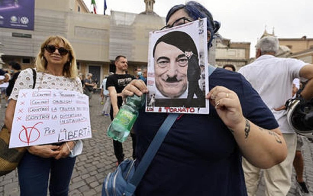 Manifestanti contro il green pass