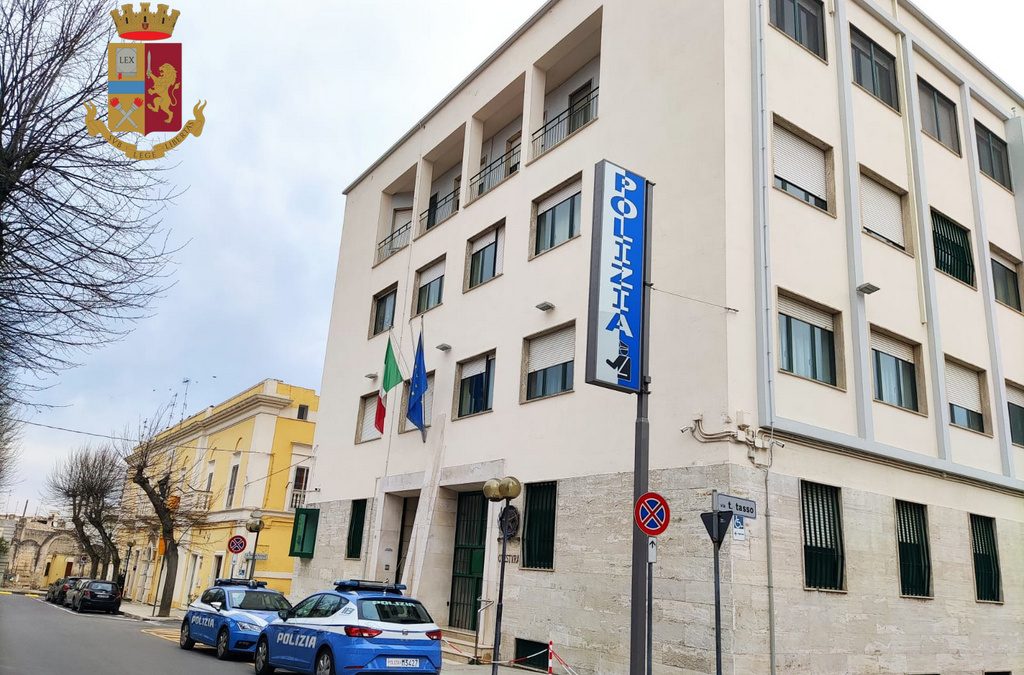 Picchia la compagna per strapparle il figlio: arrestato