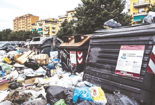 A Napoli rifiuti della Capitale