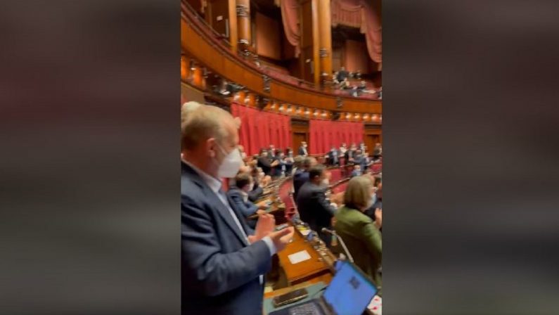 VIDEO - L'applauso di Montecitorio per Jacobs e Tamberi