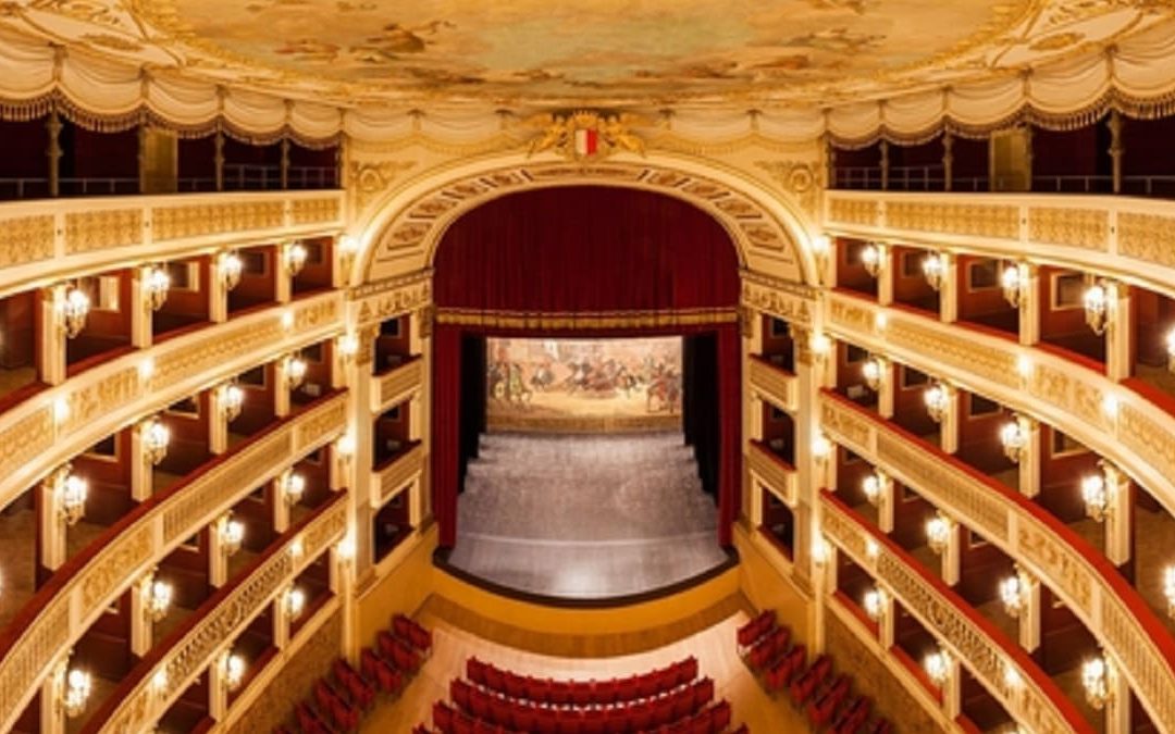 Il Teatro Piccinni di Bari