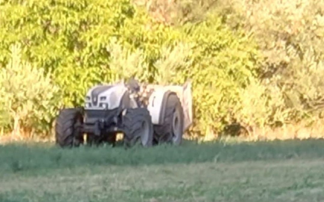 Si ribalta col trattore e scivola in un dirupo, morto un agricoltore nel Cosentino
