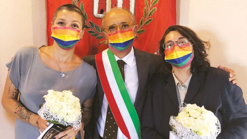 Castiglione Cosentino, celebrata la prima unione gay