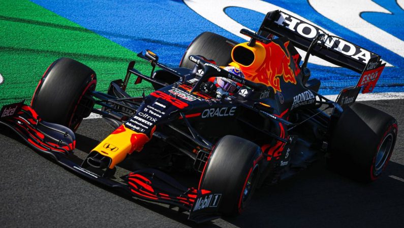 Pole Verstappen in Olanda, le due Ferrari in terza fila