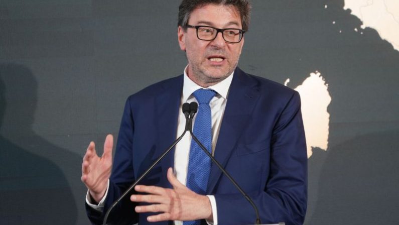 Giorgetti “Prevedo l’estensione del green pass, è misura di garanzia”