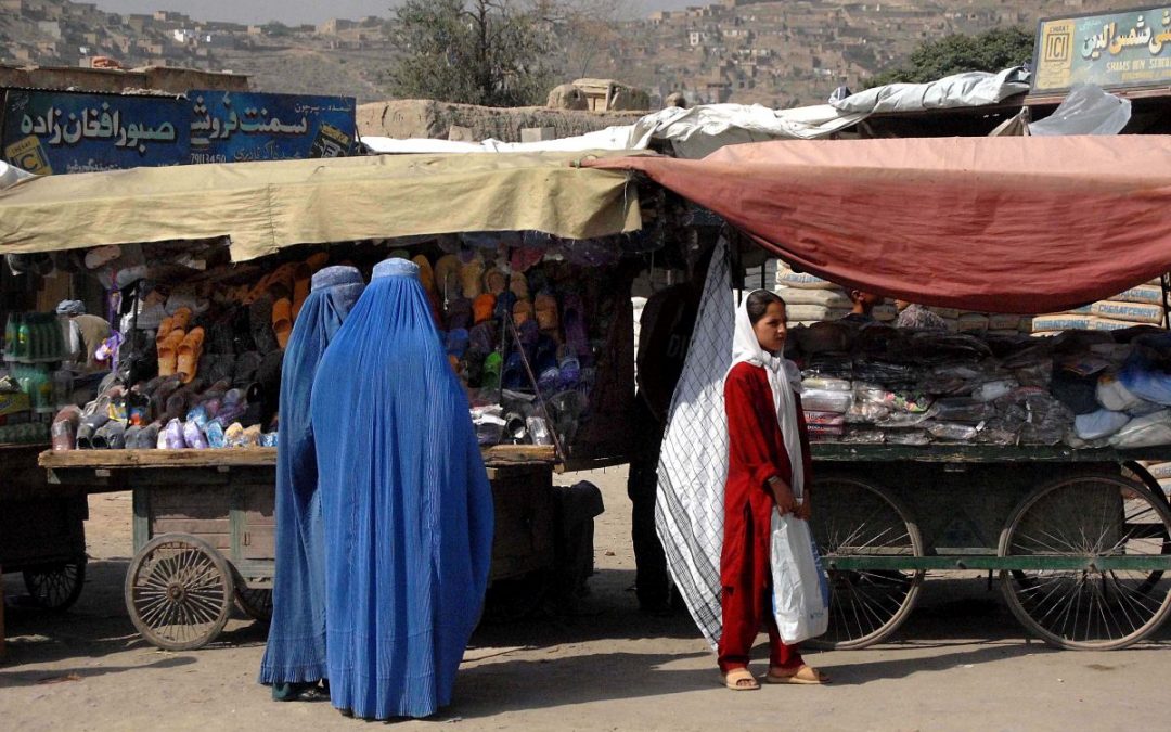 Afghanistan, i talebani vietano alle donne di fare sport