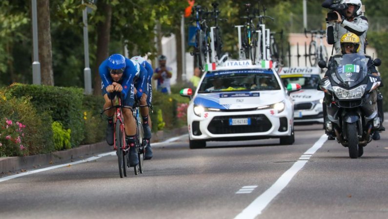 Agli Europei di ciclismo oro per l’Italia di Ganna nel team relay