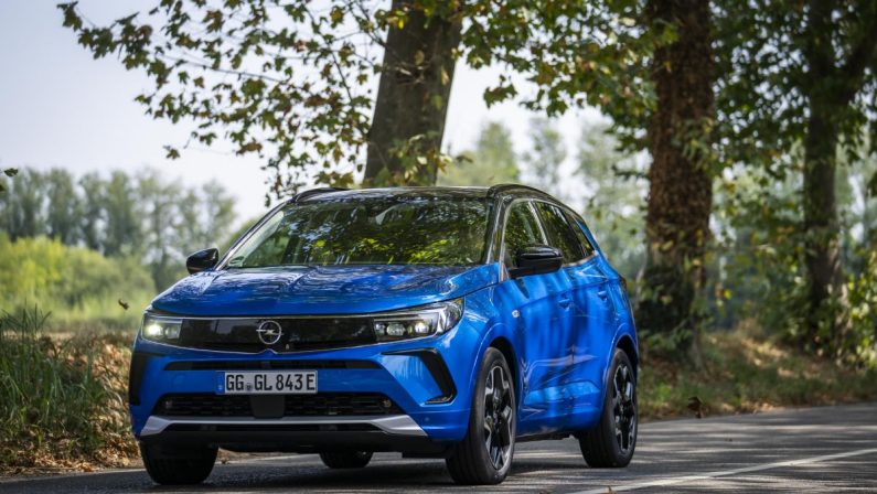 Nuovo Opel Grandland, design audace e tecnologie d’avanguardia