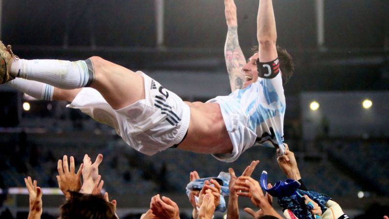 Messi trascina l’Argentina e batte il record di Pelé
