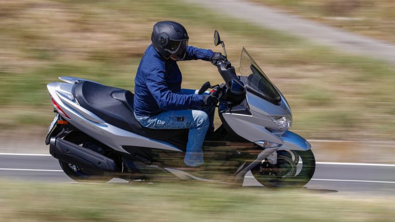 Nuovo Suzuki Burgman 400, sempre più elegante