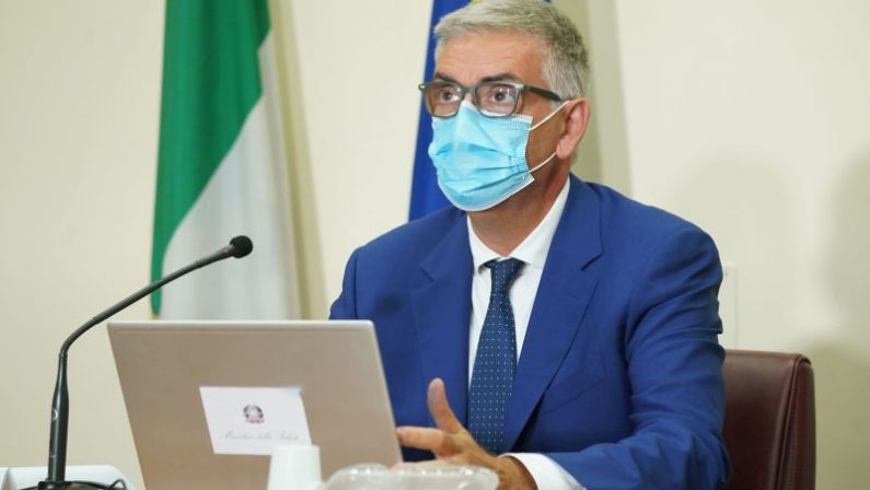 Covid, Brusaferro “Situazione stabile, lievemente decrescente”
