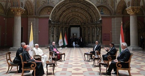 Papa Francesco incontra Orban, colloquio cordiale su famiglia e ambiente