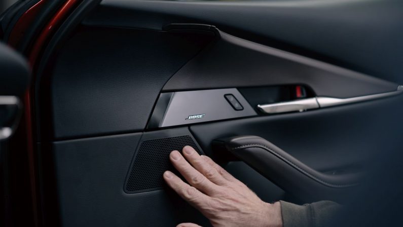 Mazda e Bose, 30 anni di collaborazione a partire dalla RX-7