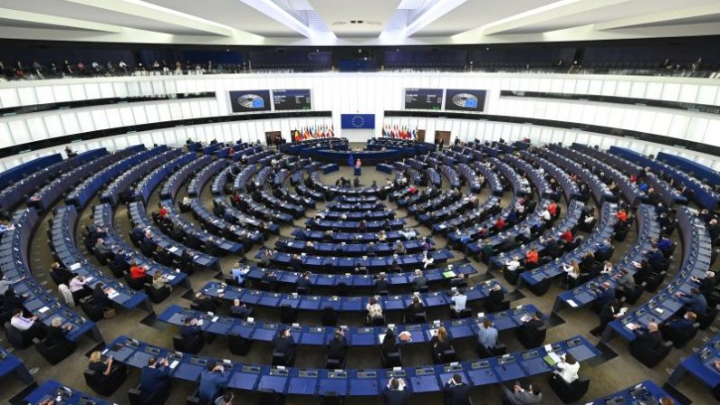 Parlamento Ue chiede che violenza genere diventi crimine comunitario