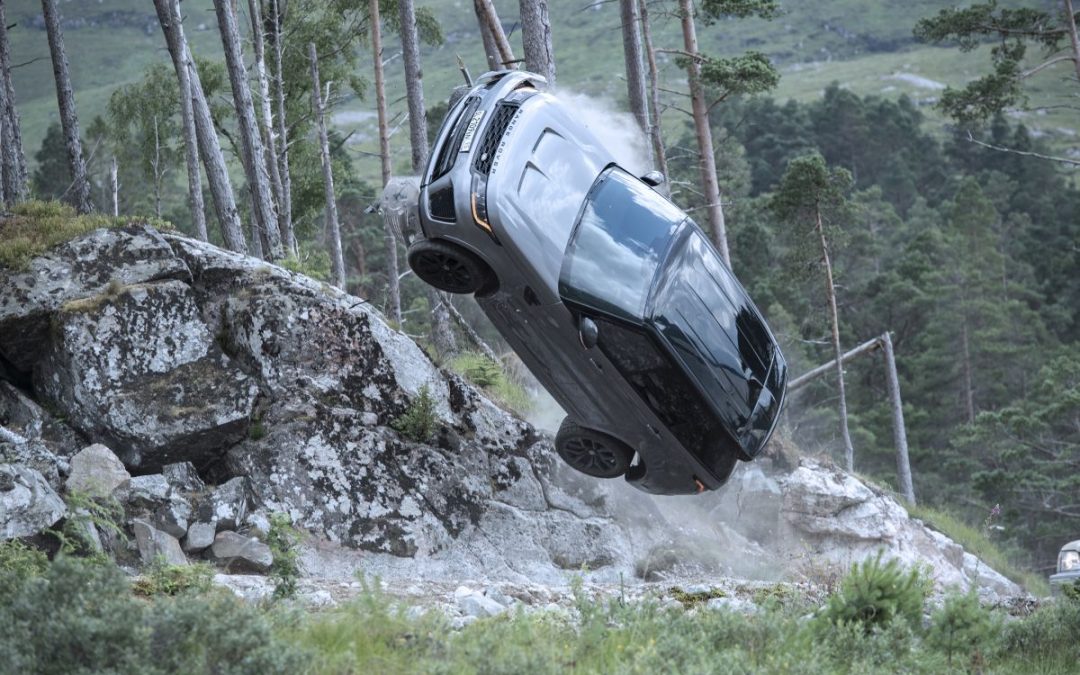 La Range Rover Sport SVR insegue 007 nel nuovo film di James Bond
