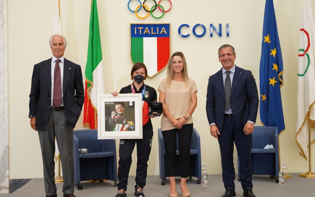 Malagò e Vezzali festeggiano il trionfo olimpico della Pesistica