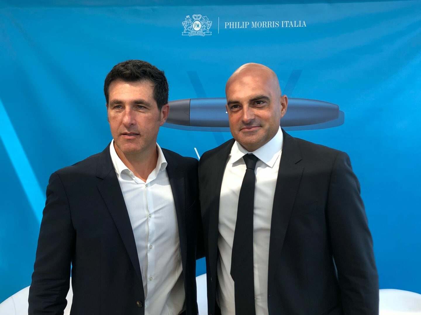 Philip Morris lancia la sigaretta elettronica Veev per futuro senza fumo -  Il Quotidiano del Sud