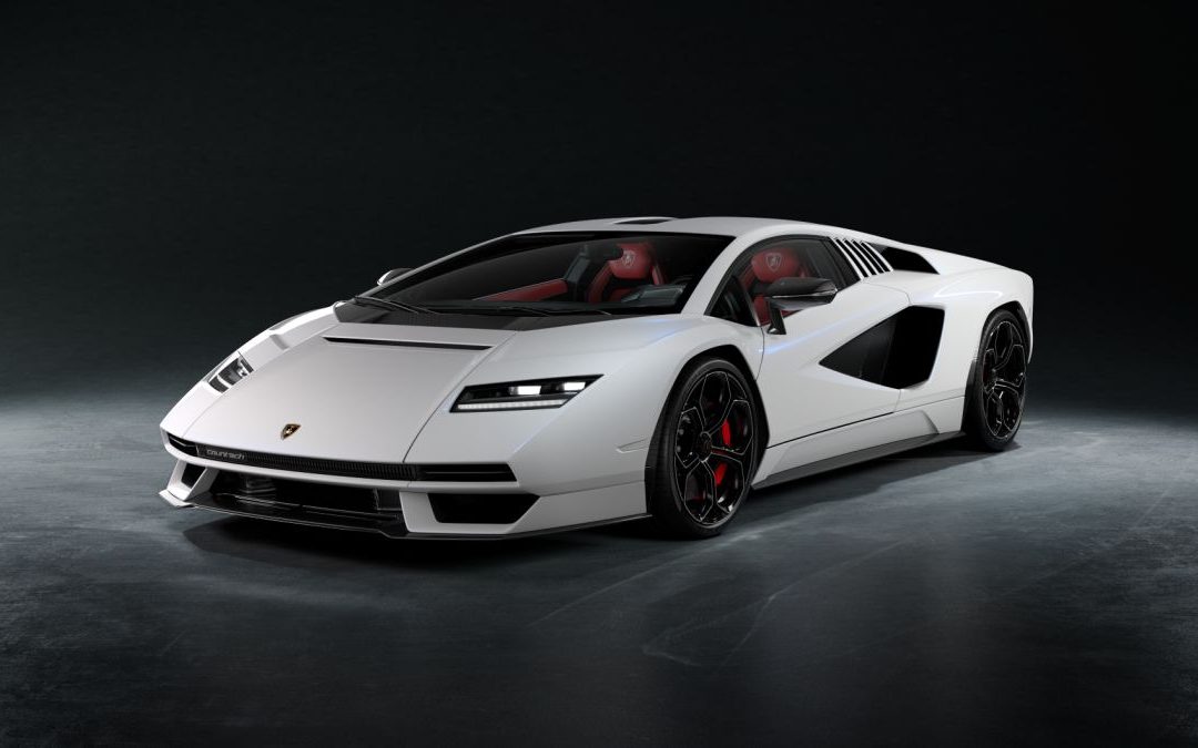 Pirelli e Lamborghini Countach, 50 anni insieme