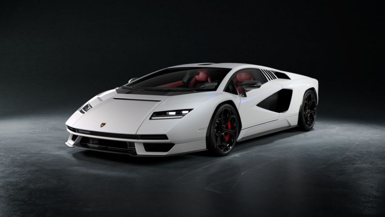 Pirelli e Lamborghini Countach, 50 anni insieme
