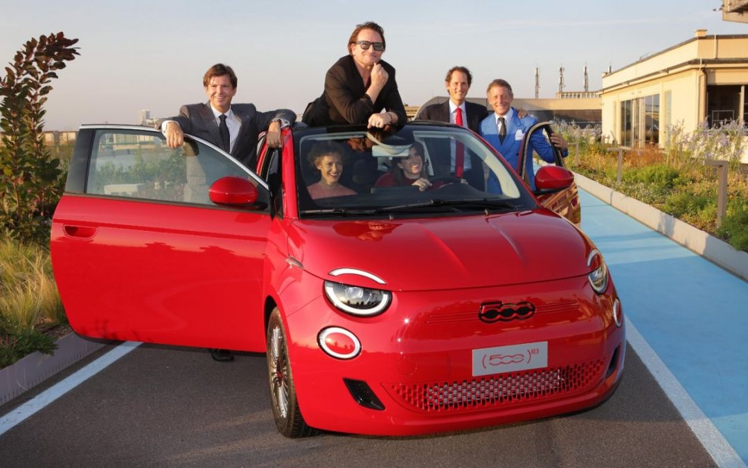 Stellantis, Bono Vox ambasciatore della svolta sostenibile con Elkann