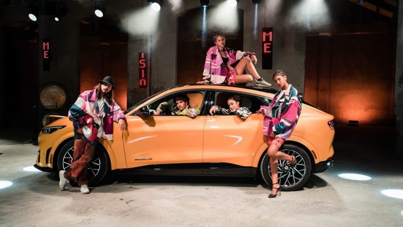 Mustang svela la Mach-E GT con Vogue Talents