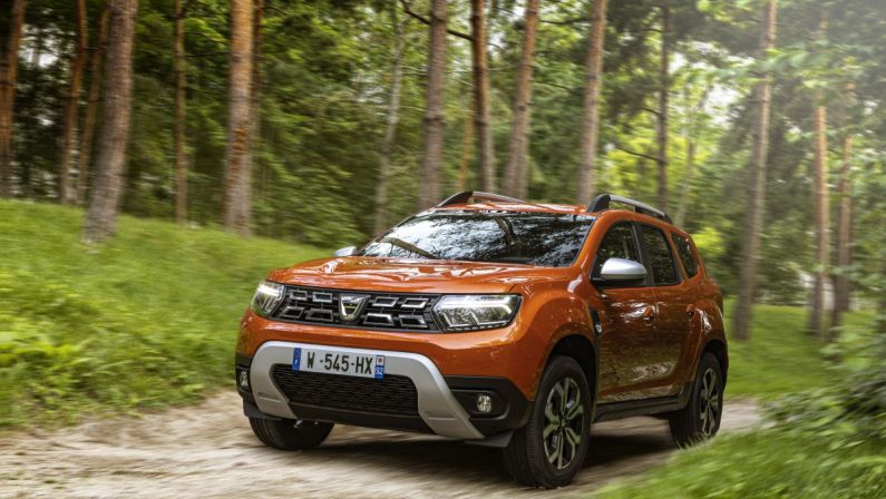 Nuova Dacia Duster, concreta e robusta