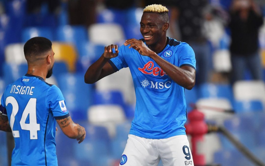 Napoli-Cagliari 2-0, partenopei in testa a punteggio pieno