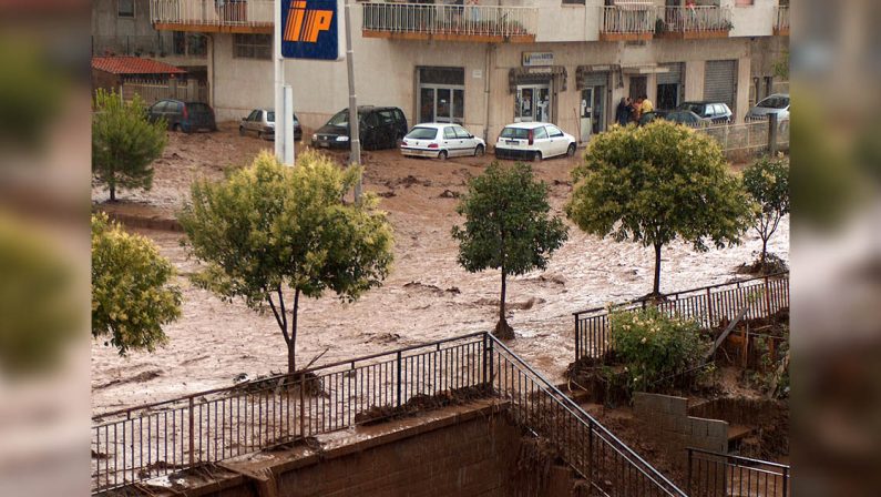 Il 3 luglio 2006, 10 anni fa, l'alluvione che sconvolse il ViboneseIn 3 ore cadde la pioggia di 1 mese e i morti furono 4