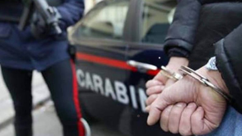 Rissa tra tre fratelli e i carabinieriSono stati arrestati e posti ai domiciliari