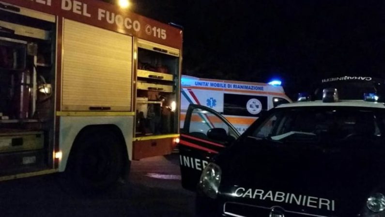 Scontro frontale nel Catanzarese, morta una donnaIn gravi condizioni anche il marito della vittima