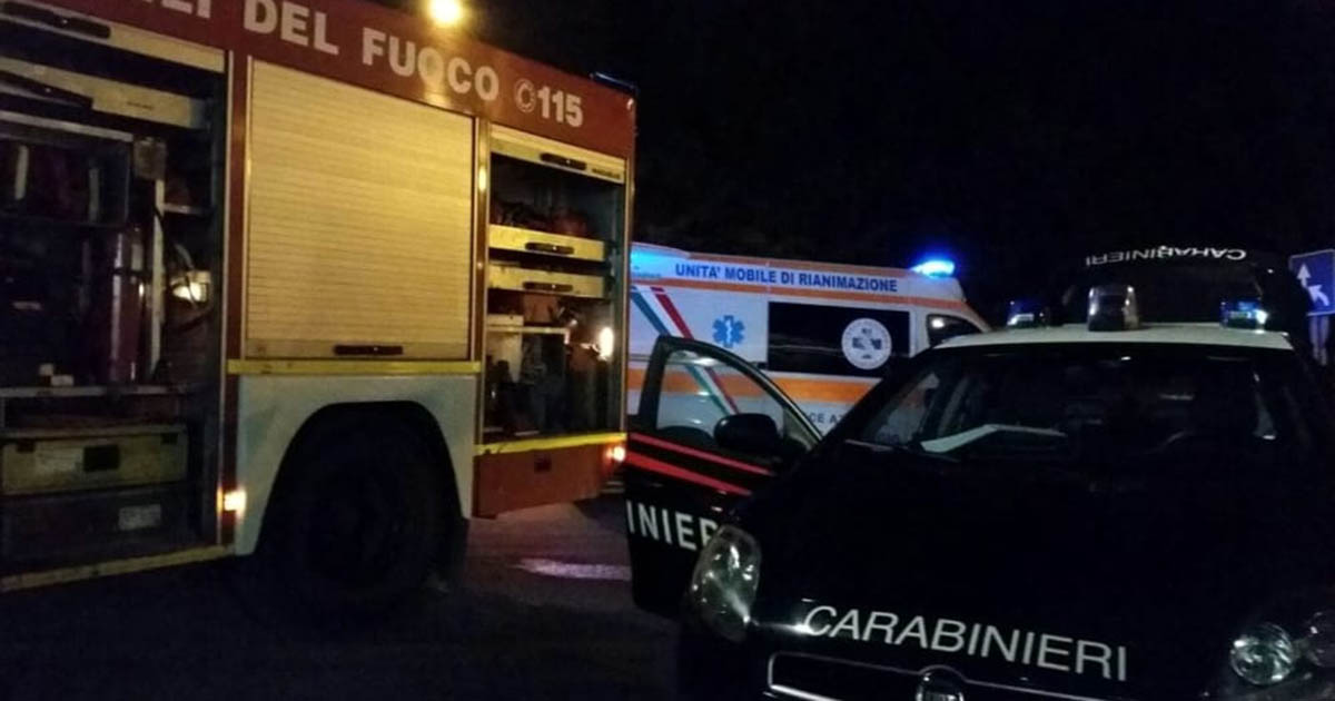 Carabinieri Vigili del Fuoco ambulanza soccorsi.jpeg