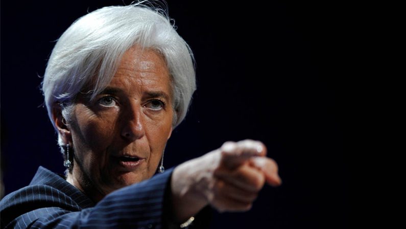 Lagarde: «Taglio dei tassi prematuro», inflazione e guerre fanno paura