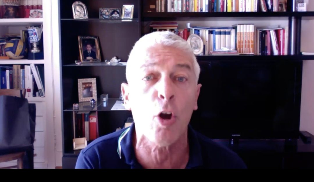 Il senatore Nicola Morra durante la sua diretta facebook