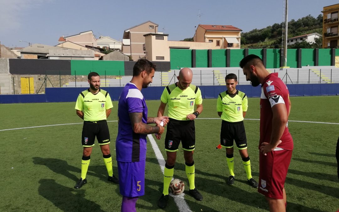 La terna arbitrale e i capitani di Gioiese e Africo