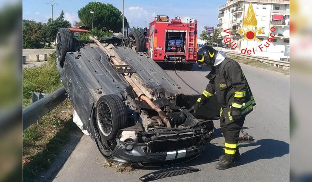 Una delle auto coinvolte nello scontro