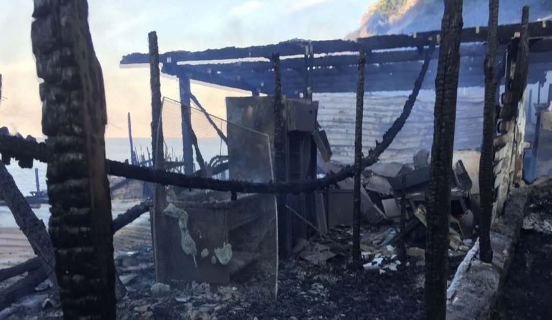 Il lido distrutto dalle fiamme
