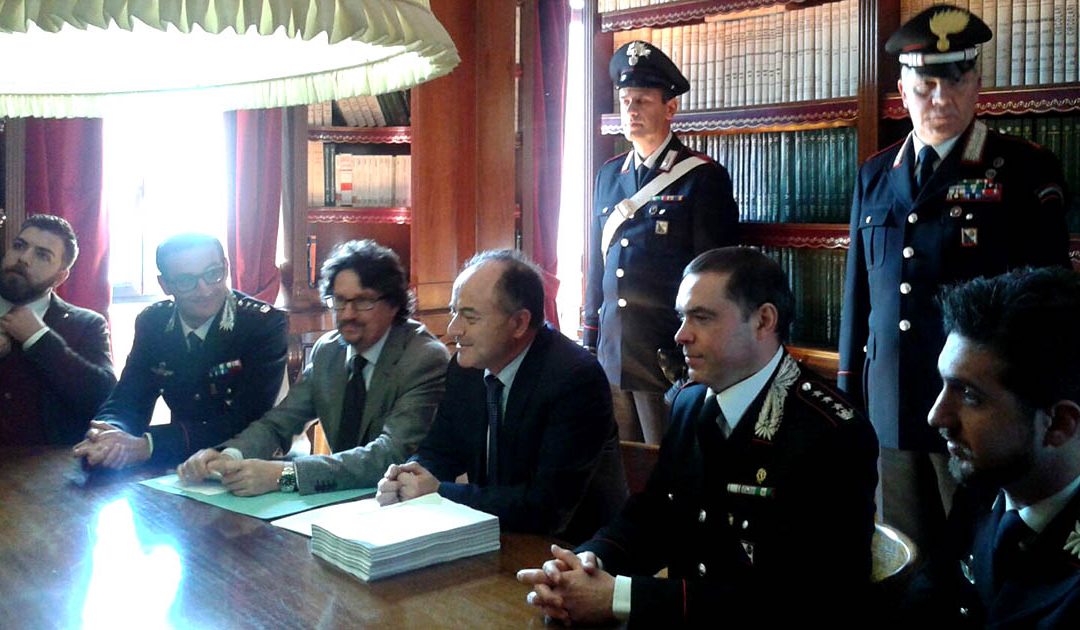 La conferenza stampa del procuratore Gratteri e dei vertici dei carabinieri all'epoca degli arresti